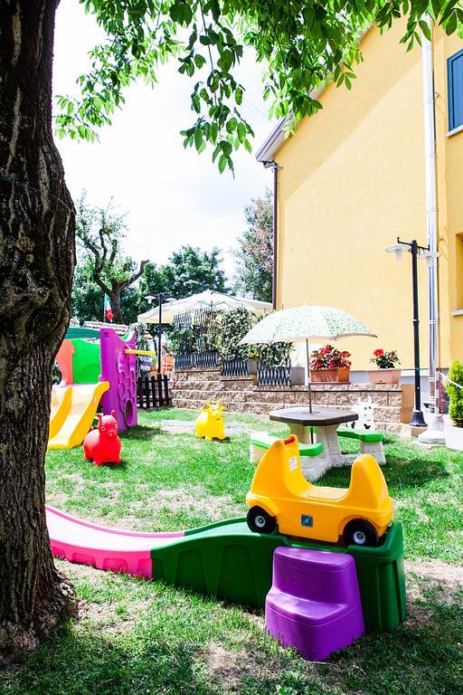 Osteria Da Cesare E Locanda Кастел Сан Пиетро Терме Екстериор снимка