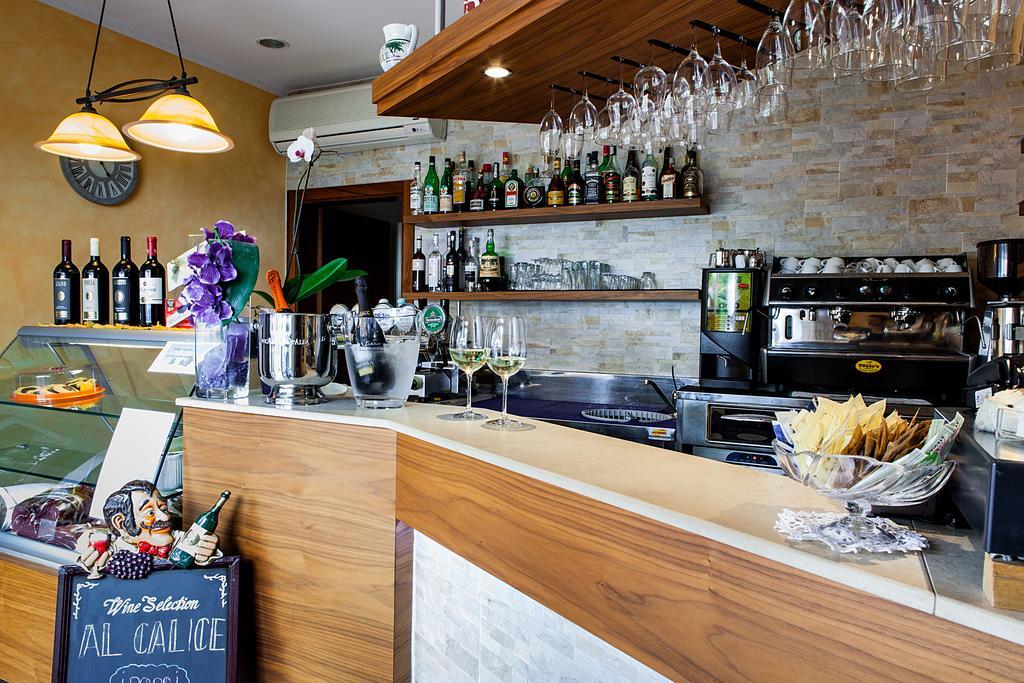 Osteria Da Cesare E Locanda Кастел Сан Пиетро Терме Екстериор снимка