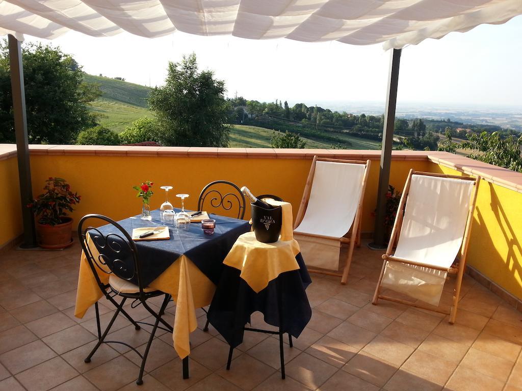 Osteria Da Cesare E Locanda Кастел Сан Пиетро Терме Стая снимка