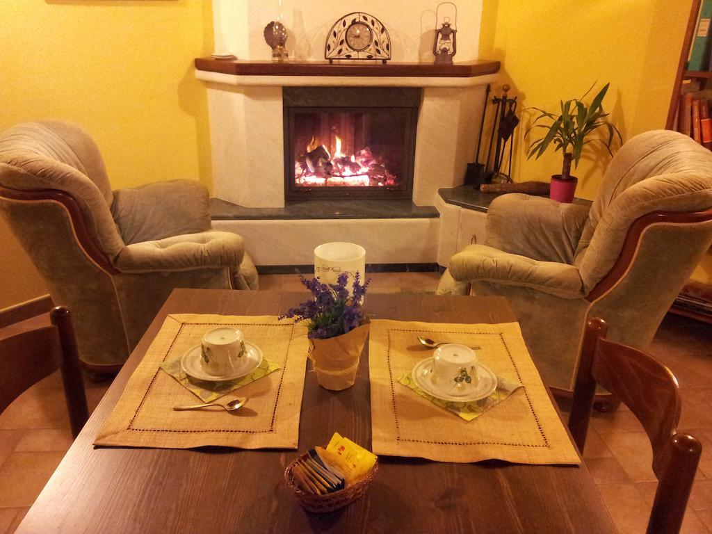 Osteria Da Cesare E Locanda Кастел Сан Пиетро Терме Екстериор снимка