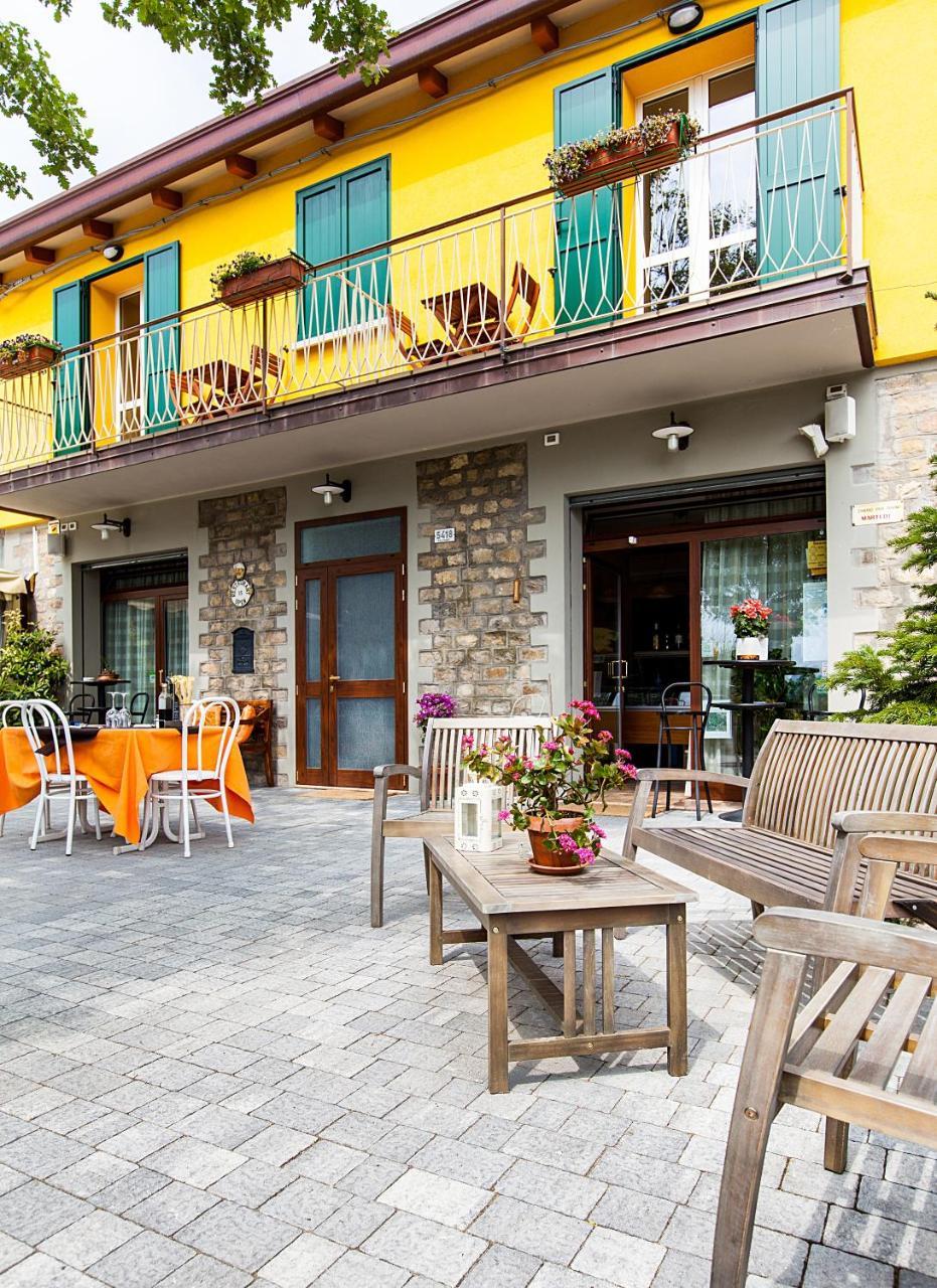 Osteria Da Cesare E Locanda Кастел Сан Пиетро Терме Екстериор снимка