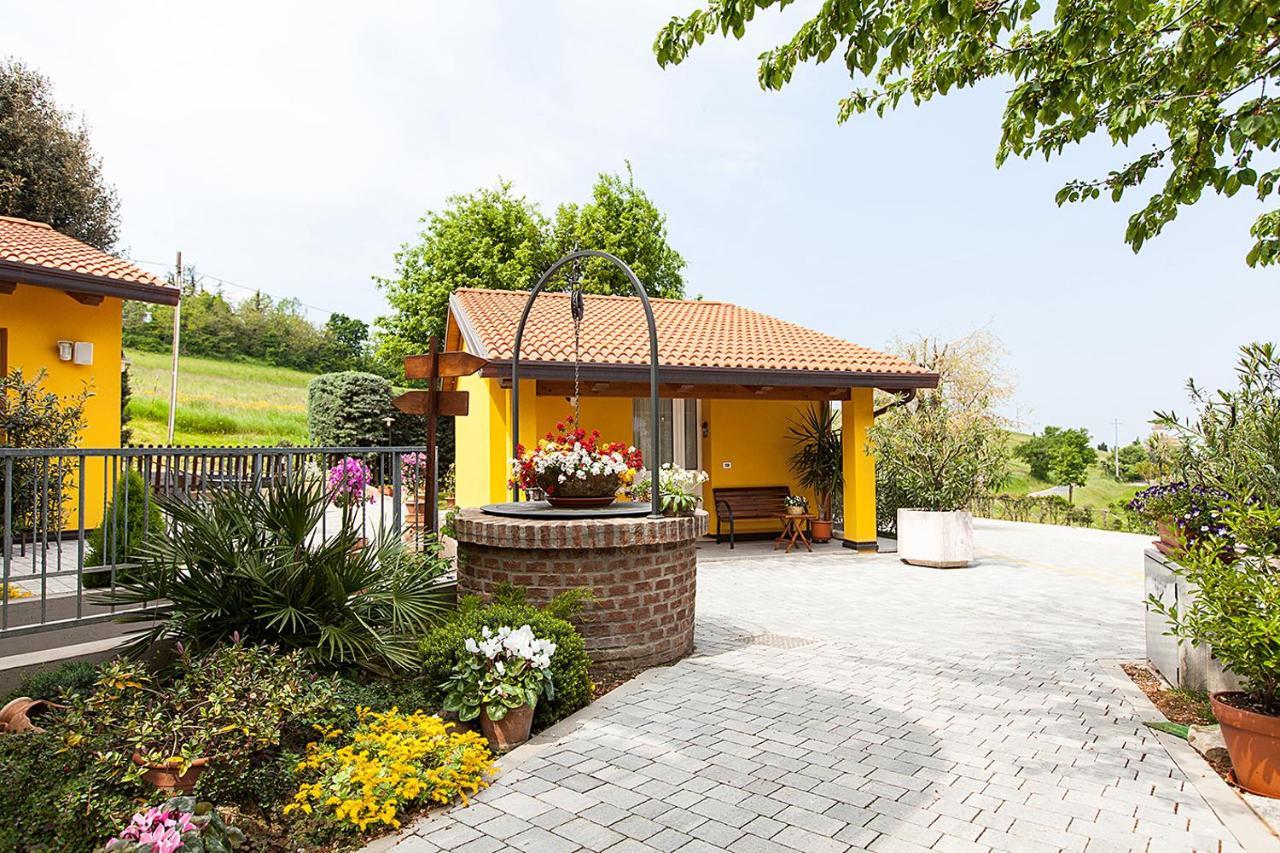 Osteria Da Cesare E Locanda Кастел Сан Пиетро Терме Екстериор снимка