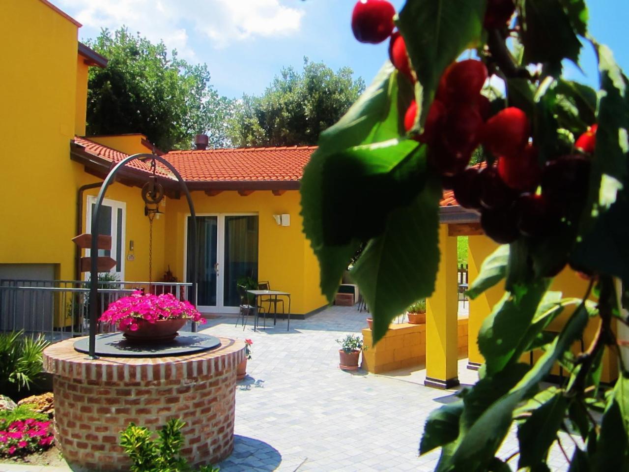 Osteria Da Cesare E Locanda Кастел Сан Пиетро Терме Екстериор снимка